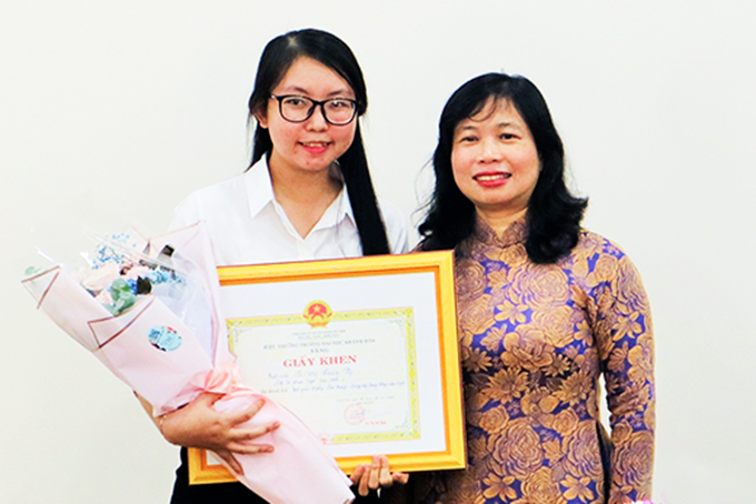 Cô giáo tương lai năng nổ hoạt động đoàn